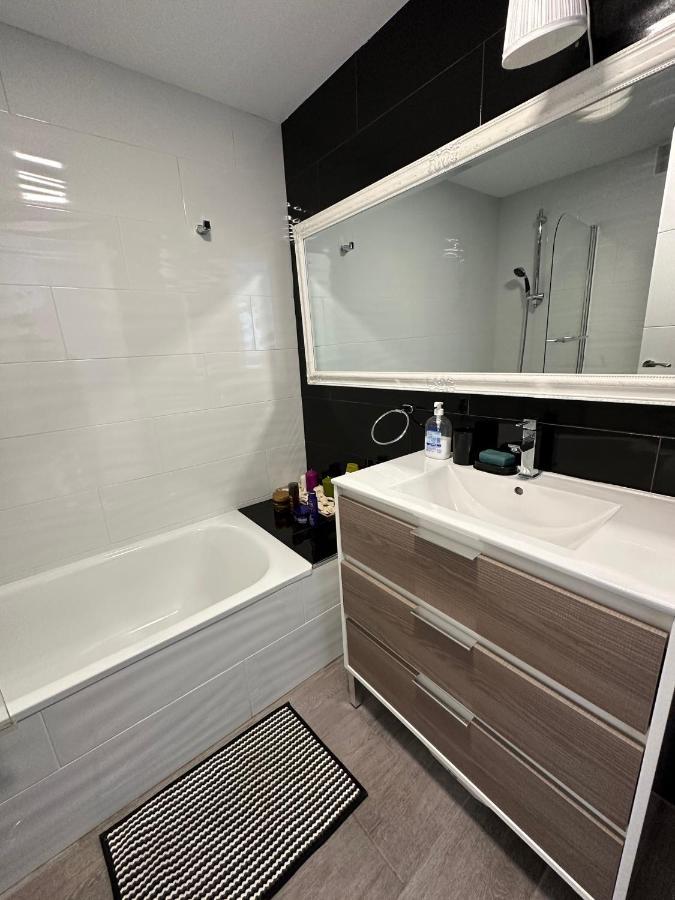 Excellent View Julia Apartment อาลิกันเต ภายนอก รูปภาพ